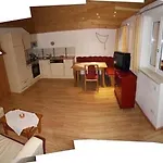 Haus Ebner Johann * הינטרסי